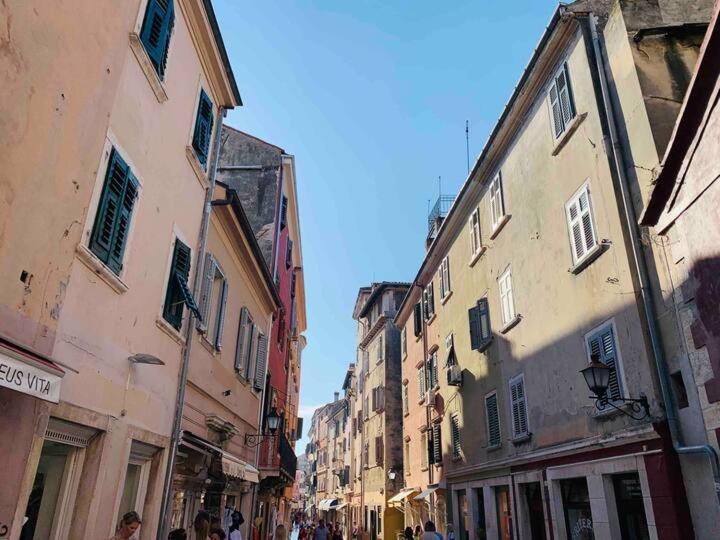 Feel The City Atmosphere Rovinj Bagian luar foto